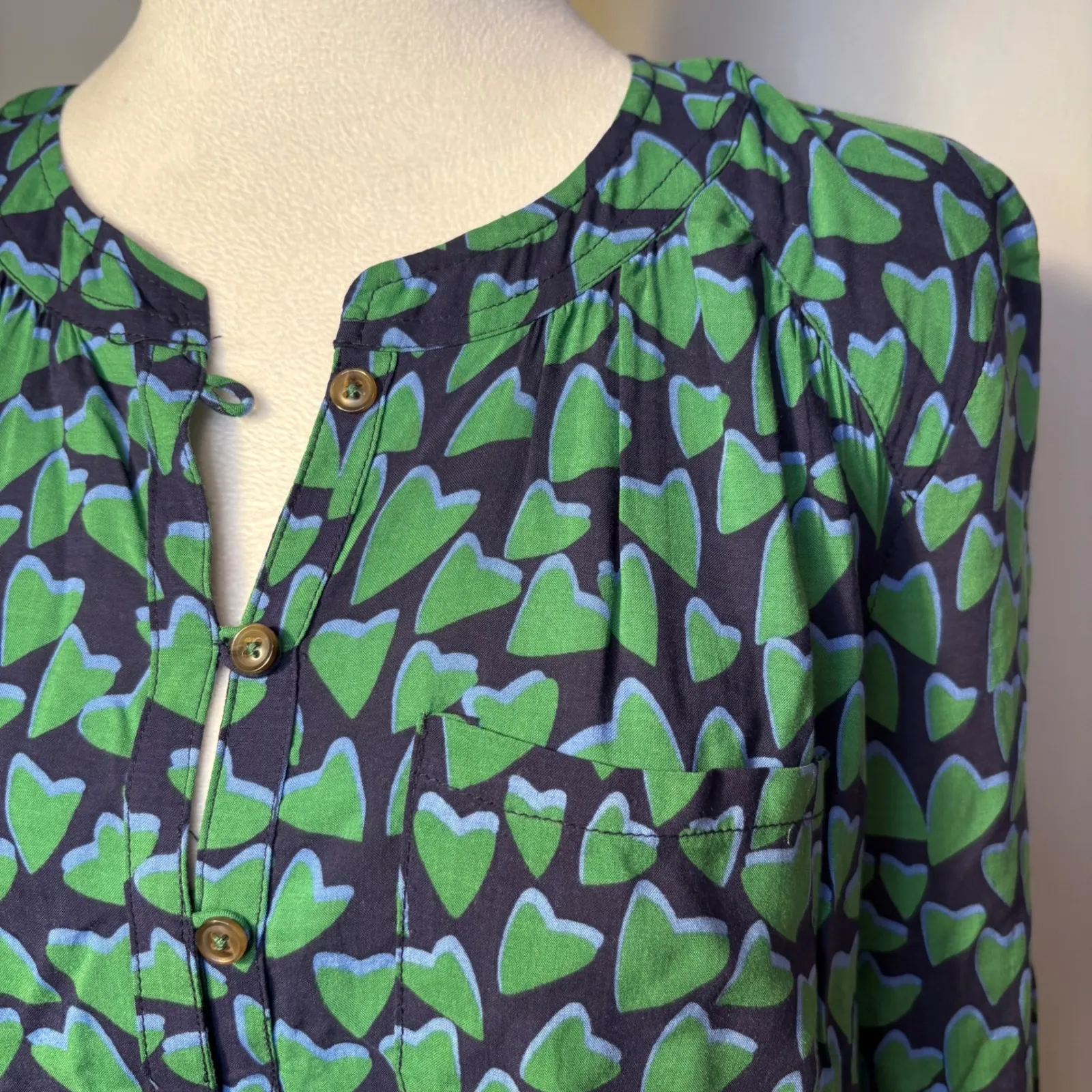 Anthropologie Conversations My funny valentine Heart Button Up Blouse Size 8 - Image 3