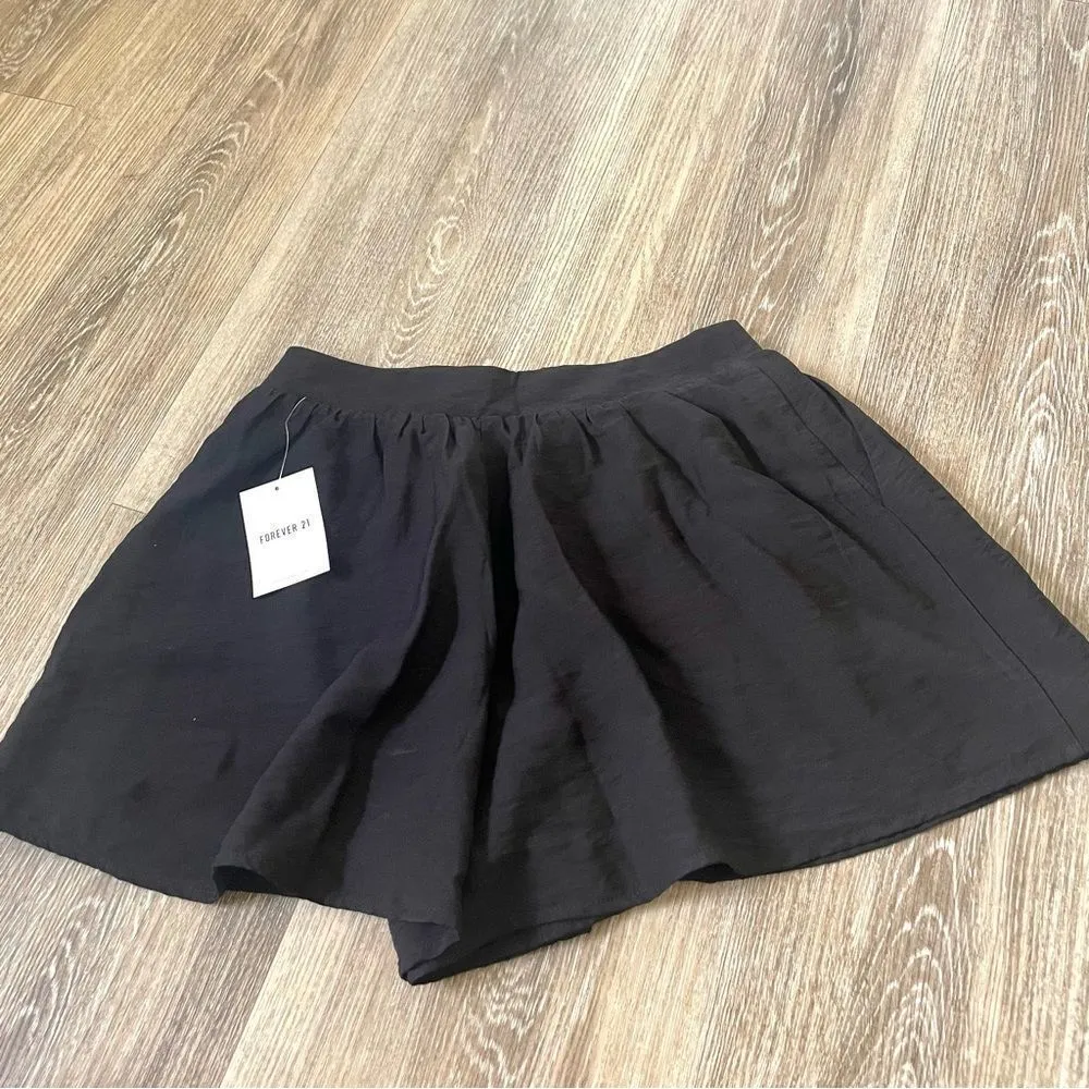 Forever 21 black flare pocket shorts NWT - Image 6