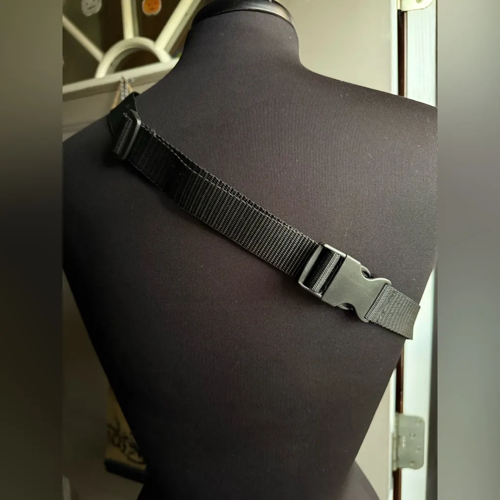 NOS vintage 90s Mirage hotel Las Vegas leather bum bag fanny pack Pink - Image 4