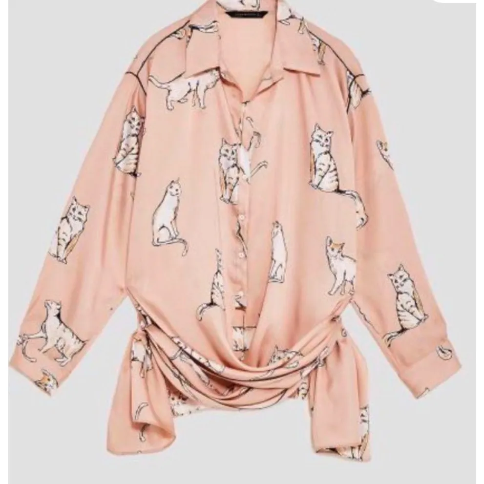 Zara cat print silky ‘fashion pajama’ blogger favorite blouse top, size small - Image 3