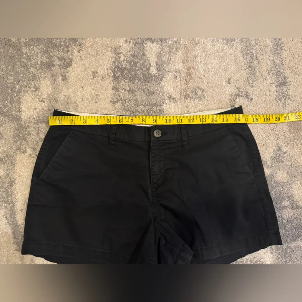 Classic Black Old Navy Women's Shorts - Image 5