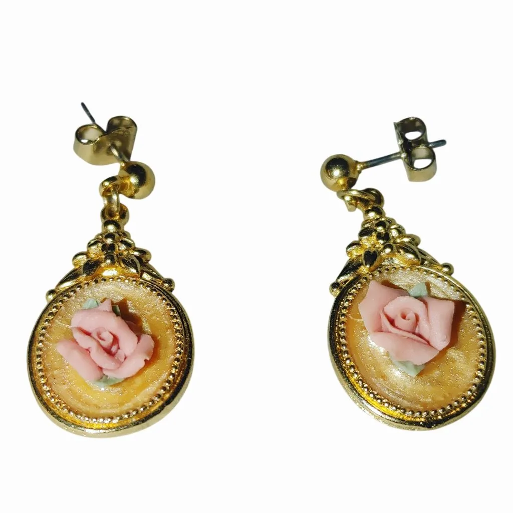 Avon Victoria Pink Rose Drop Pierced Earrings Posts Gold Tone Vintage Gold Oval - Image 6