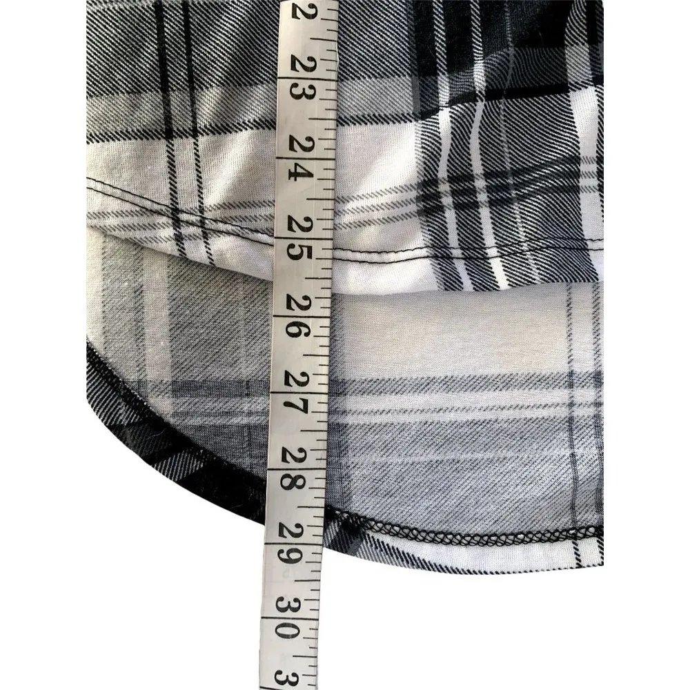 Rue 21 Women's Buttoned Down Shirt - Image 6