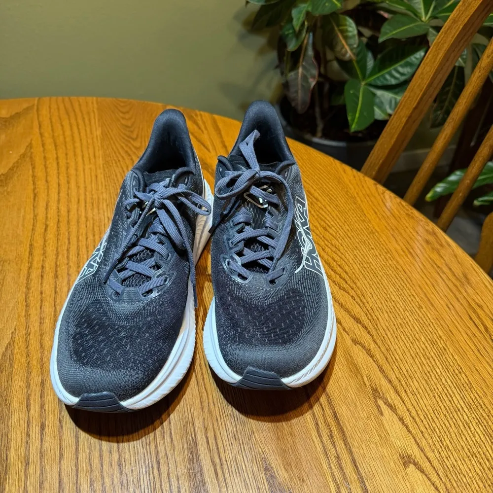 Hoka  Mach Size 10 Barely Worn - Image 2
