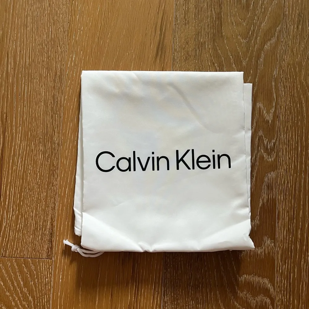 Calvin Klein  White Drawstring DustBag - Image 2