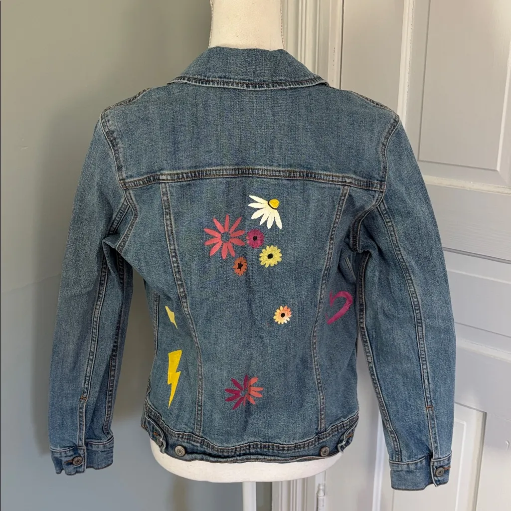 Old Navy Classic Jean Jacket Medium Wash Painted Floral Back Size Small - Image 5