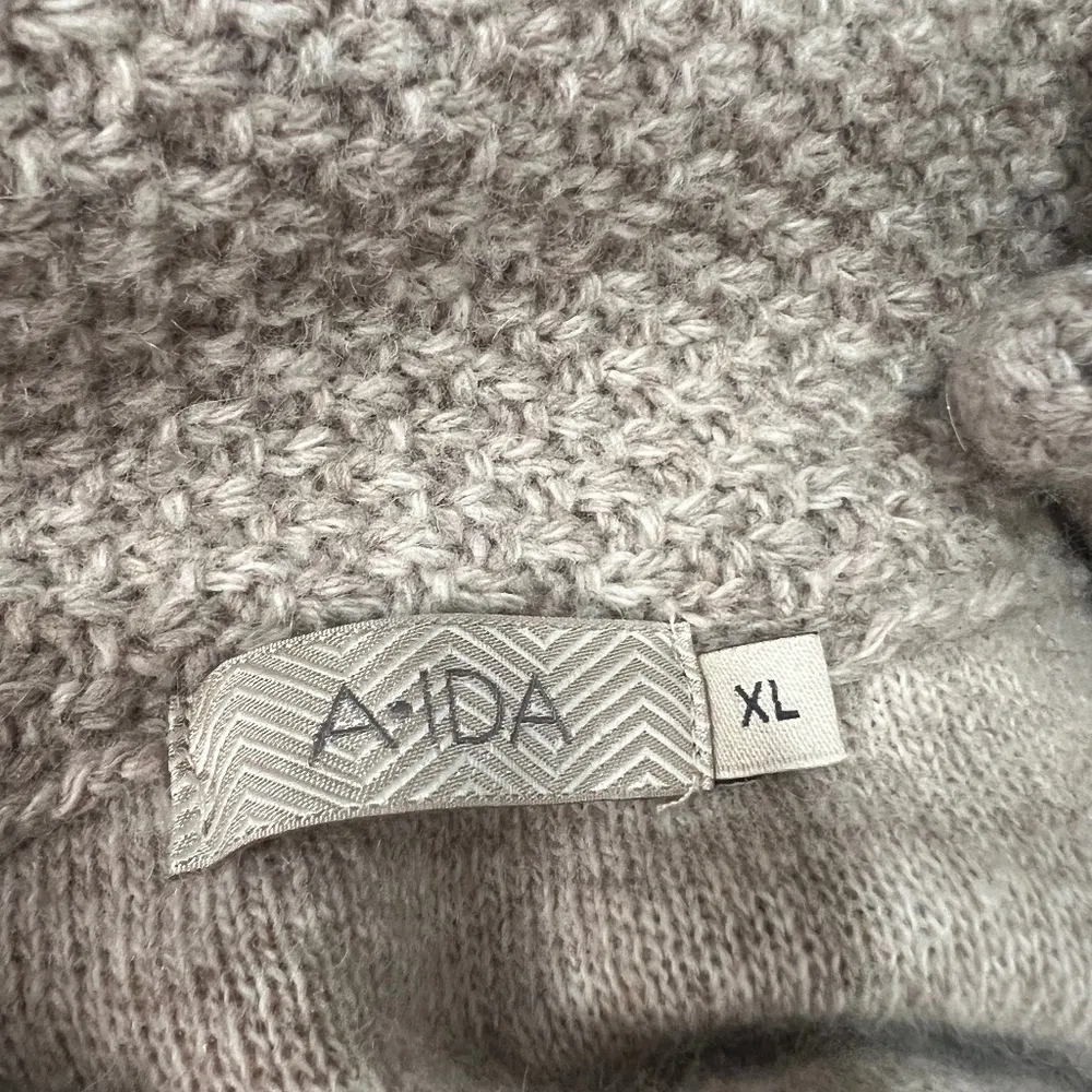 A.IDA beige long sleeves Cardigan Tan Size XL - Image 5