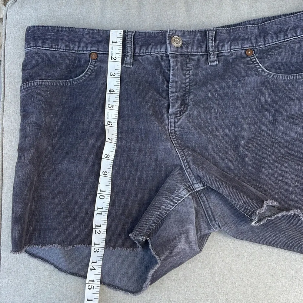 GAP grey corduroy women's shorts size 14 - Image 6