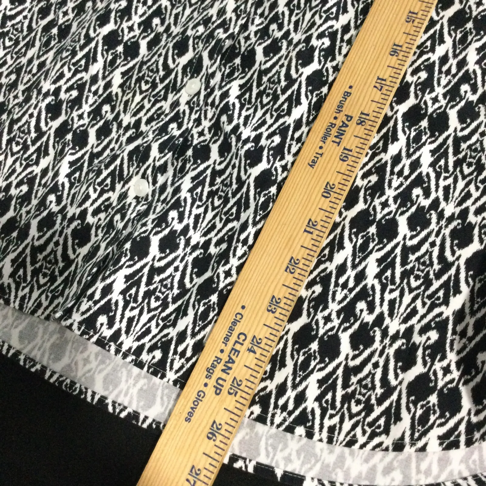 Chicos Women's Button Down Shirt Abstract Print 3/4 Sleeve‎ - Image 6