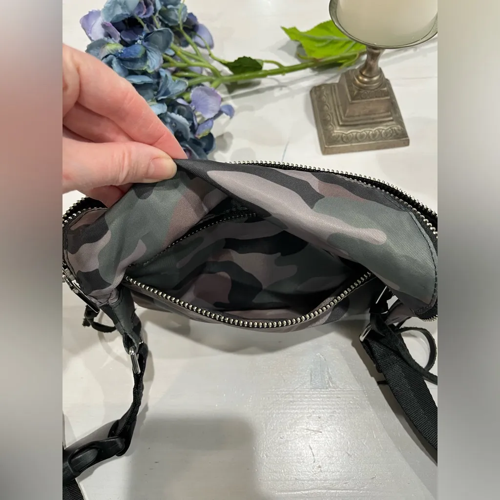 Rebecca Minkoff Camo Nylon Belt Bag like new‎ - Image 8