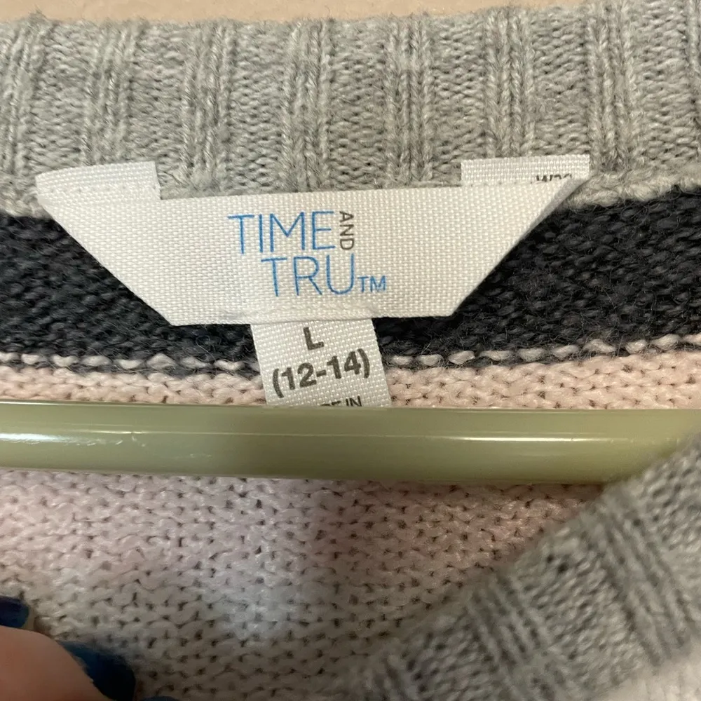 Time and Tru Sweater - Image 4