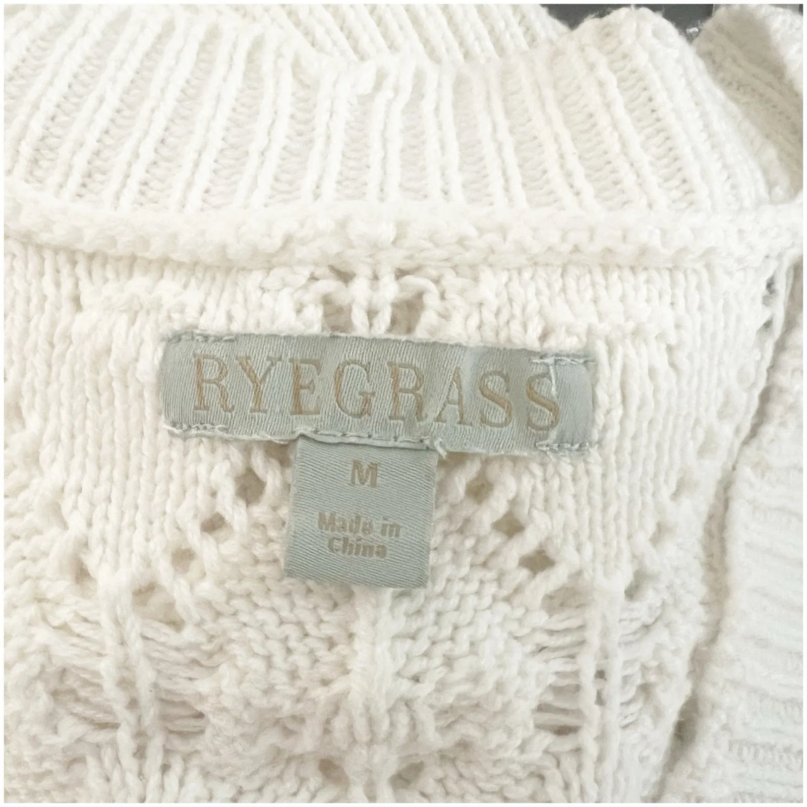Rye Grass Cropped Cardigan Crochet Cable Knit Sweater Size Medium White V - Image 8