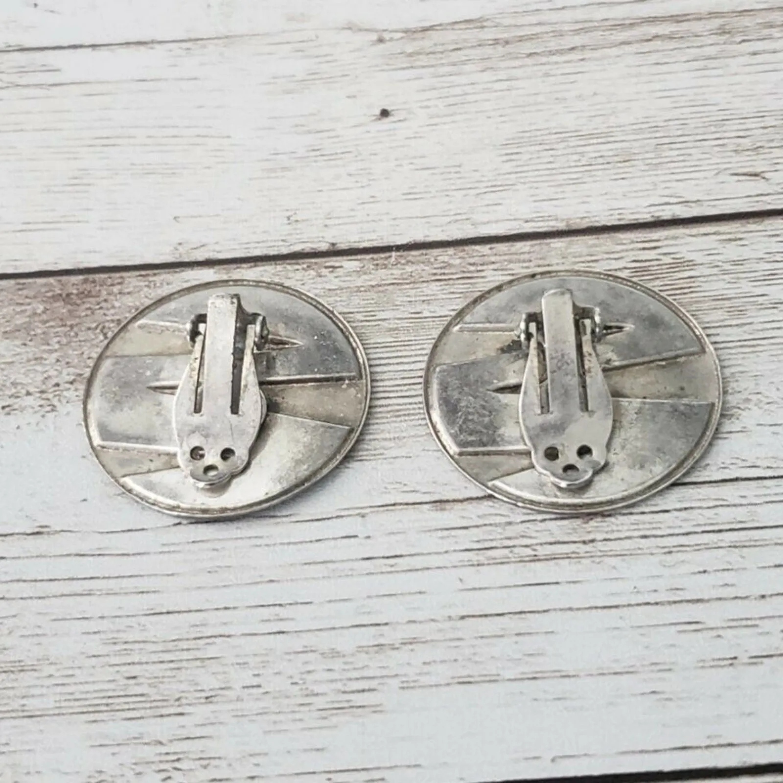 Vintage Clip On Earrings Black & Silver Tone Zig Zag Circle - Image 3