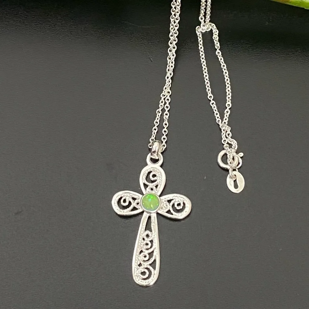 Sterling Silver 925 Signed Green Opal Cross Pendant 18” Necklace 3g. - Image 7