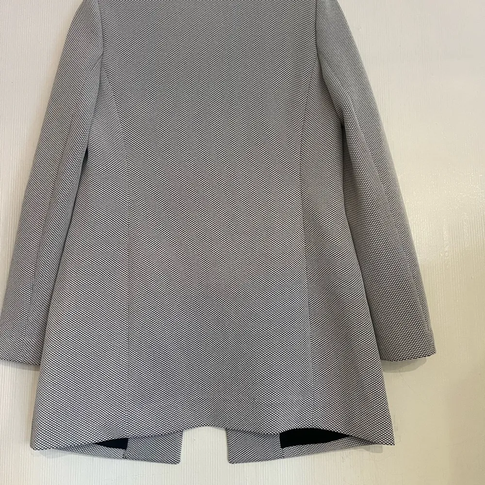 DKNY Textured Gray Blazer - Image 7