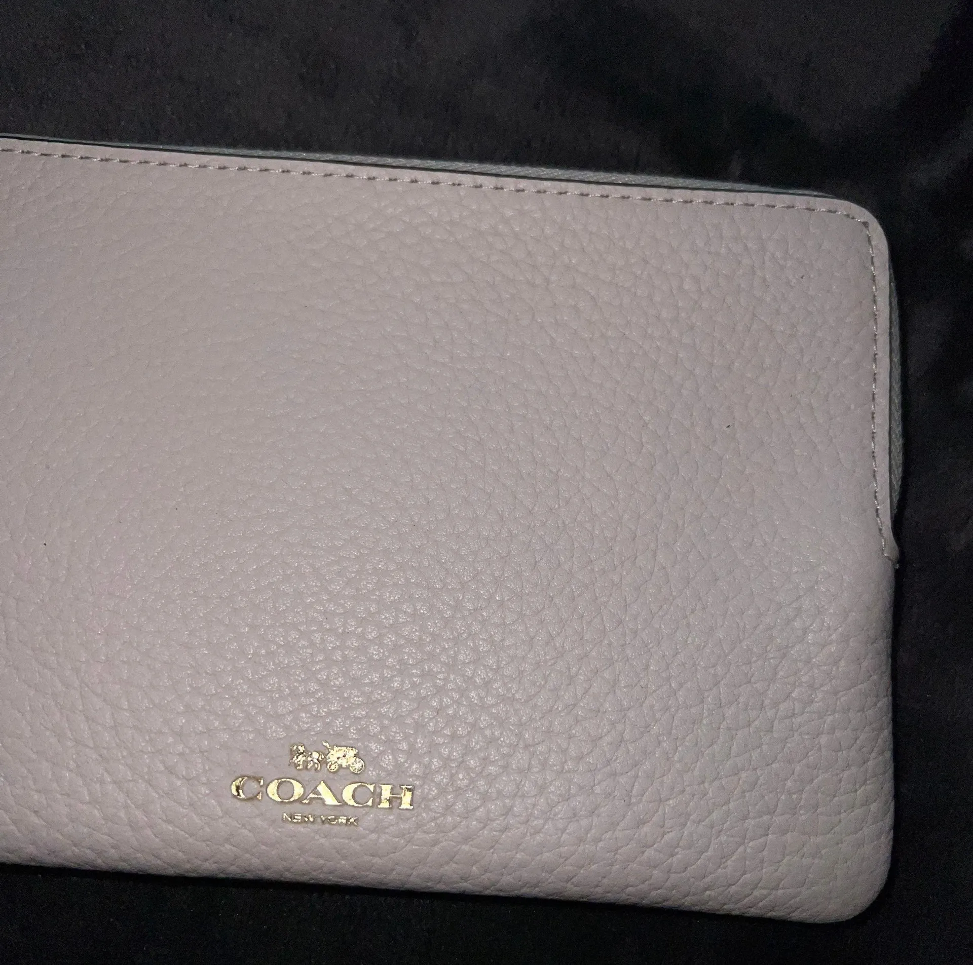 Corner L Zip Pouch Wristlet in Chalk - Image 3