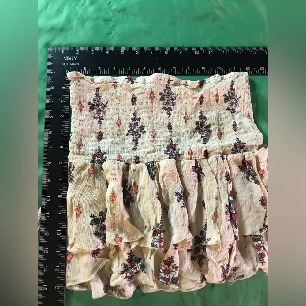 California Gypsy Women’s Ruffled and Crinkled Floral Tube Top Size L - Image 4