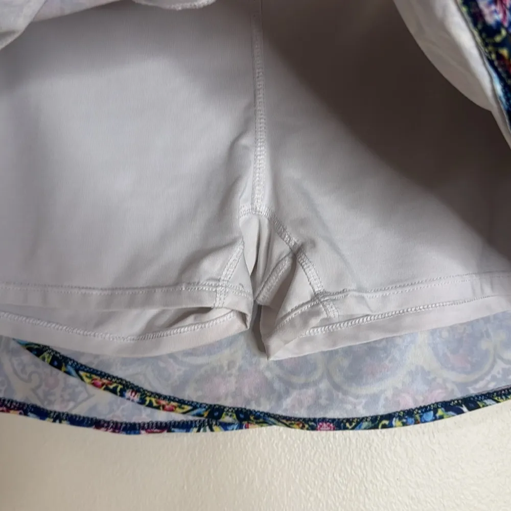 Lucky In Love Skort Skirt Shorts Womens large Floral Stretch Layered Activewear White - Image 4