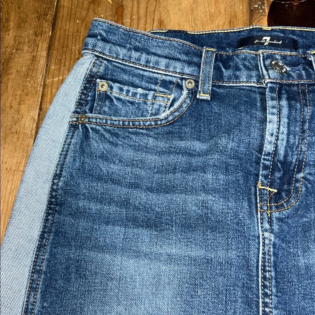 7 For All Mankind Denim Mini Skirt Size 24  Two-Tone Paneling, Raw Hem, Chic - Image 3