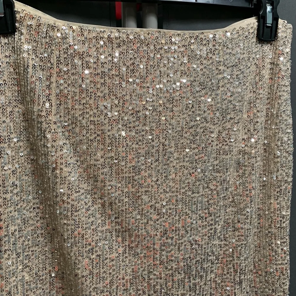 B19-Women's DKNY Skirt, Size M, Champagne - Image 2