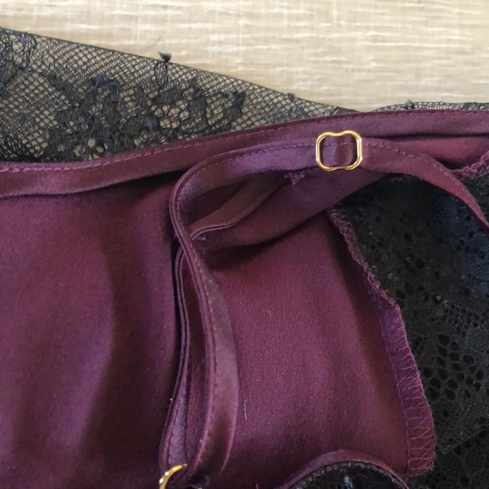 Victoria Secret silky slip with BLK  lace sides - Image 9