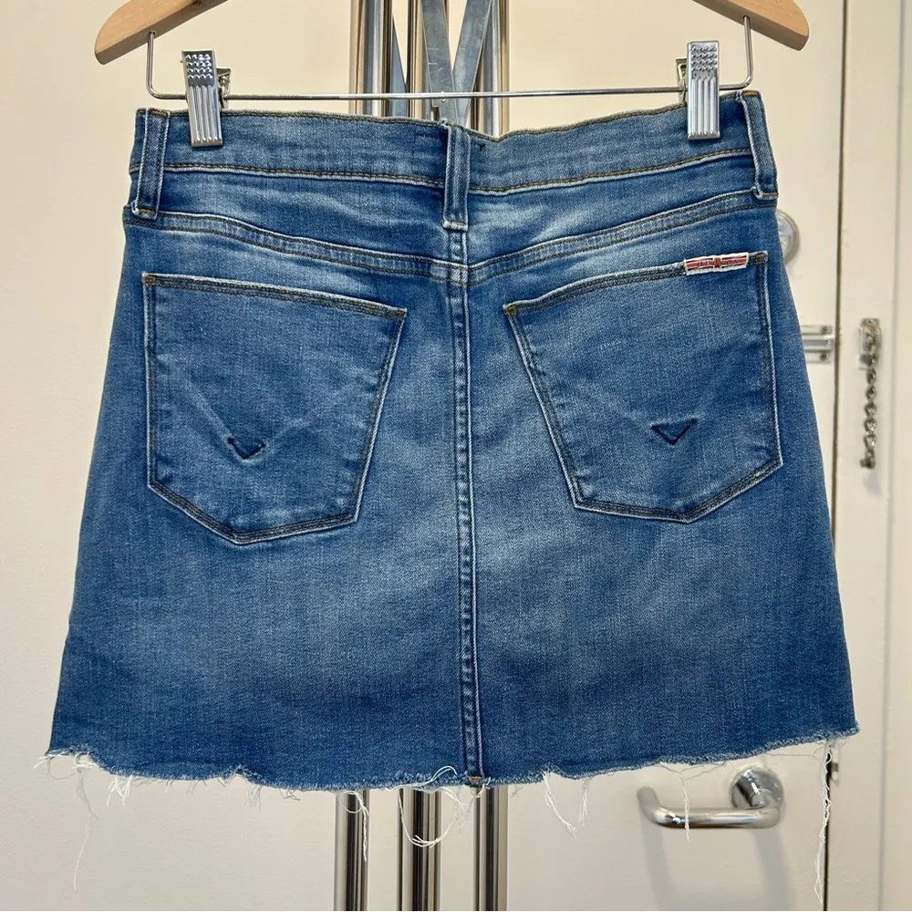Hudson Jeans Vivid Denim Mini Skirt in Vivid Sky with Raw Hem - Size 24 - Image 4
