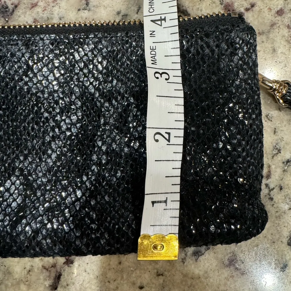 DKNY Wristlet Wallet Faux Snakeskin Leather‎ Clutch - Image 8
