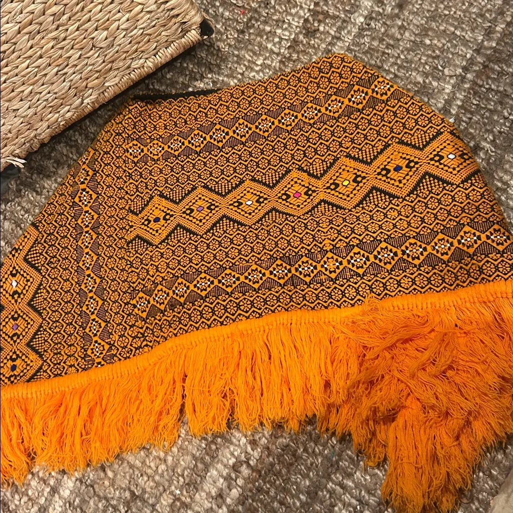 1960s Vintage Orange & Black Lightweight Poncho Tribal Diamond Pattern Size undefined - Image 6