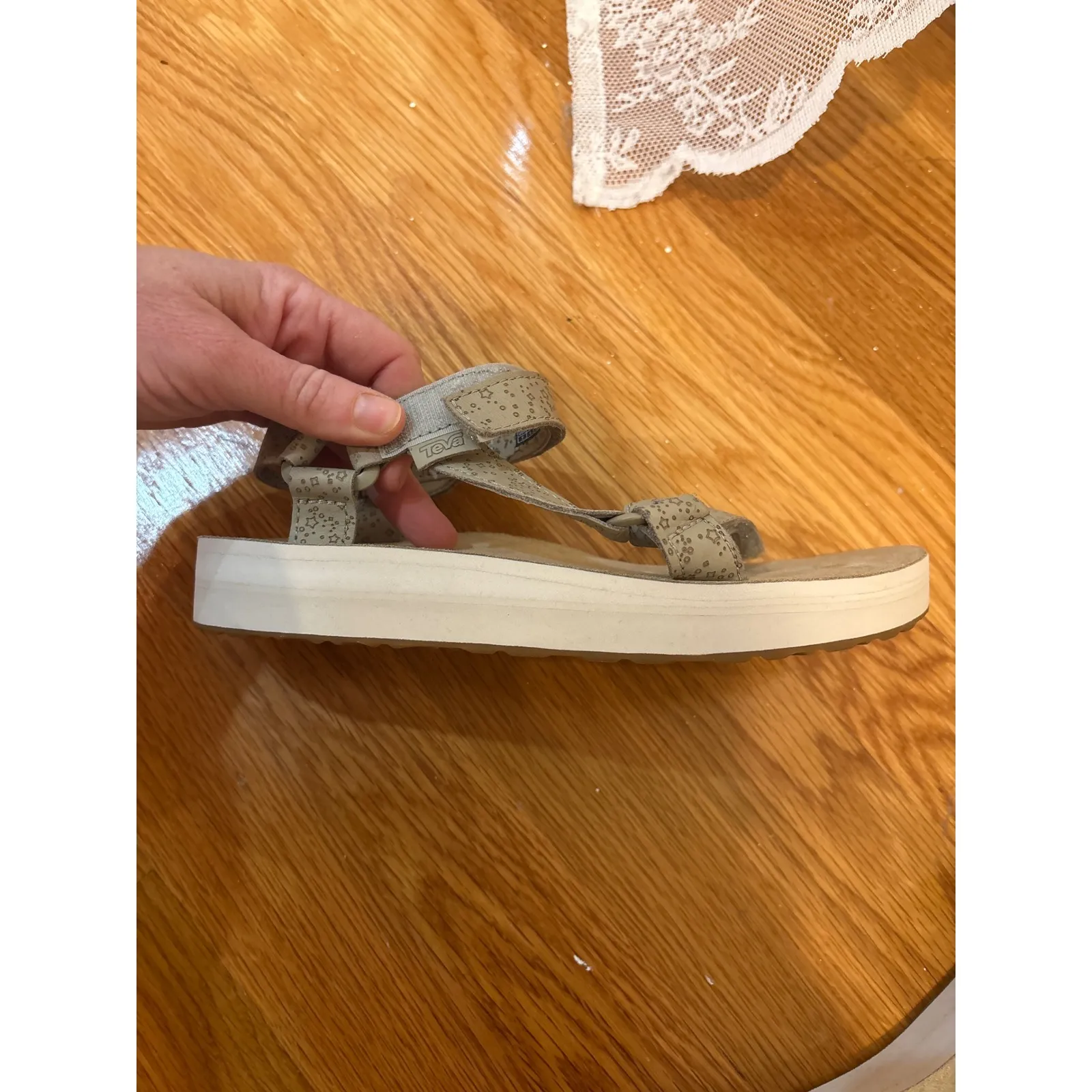 Teva‎ Platform Sandals Tan Star Print Adjustable Straps Women US 7 EU 38 - Image 5