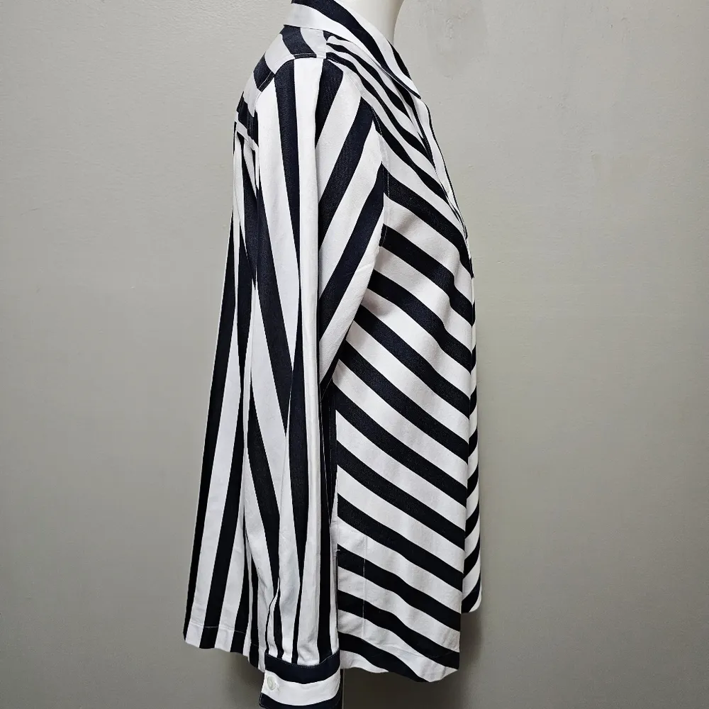 Chicos Fun Stripe Navy & White Step Hem Button Down Size 1 (Medium) - Image 4