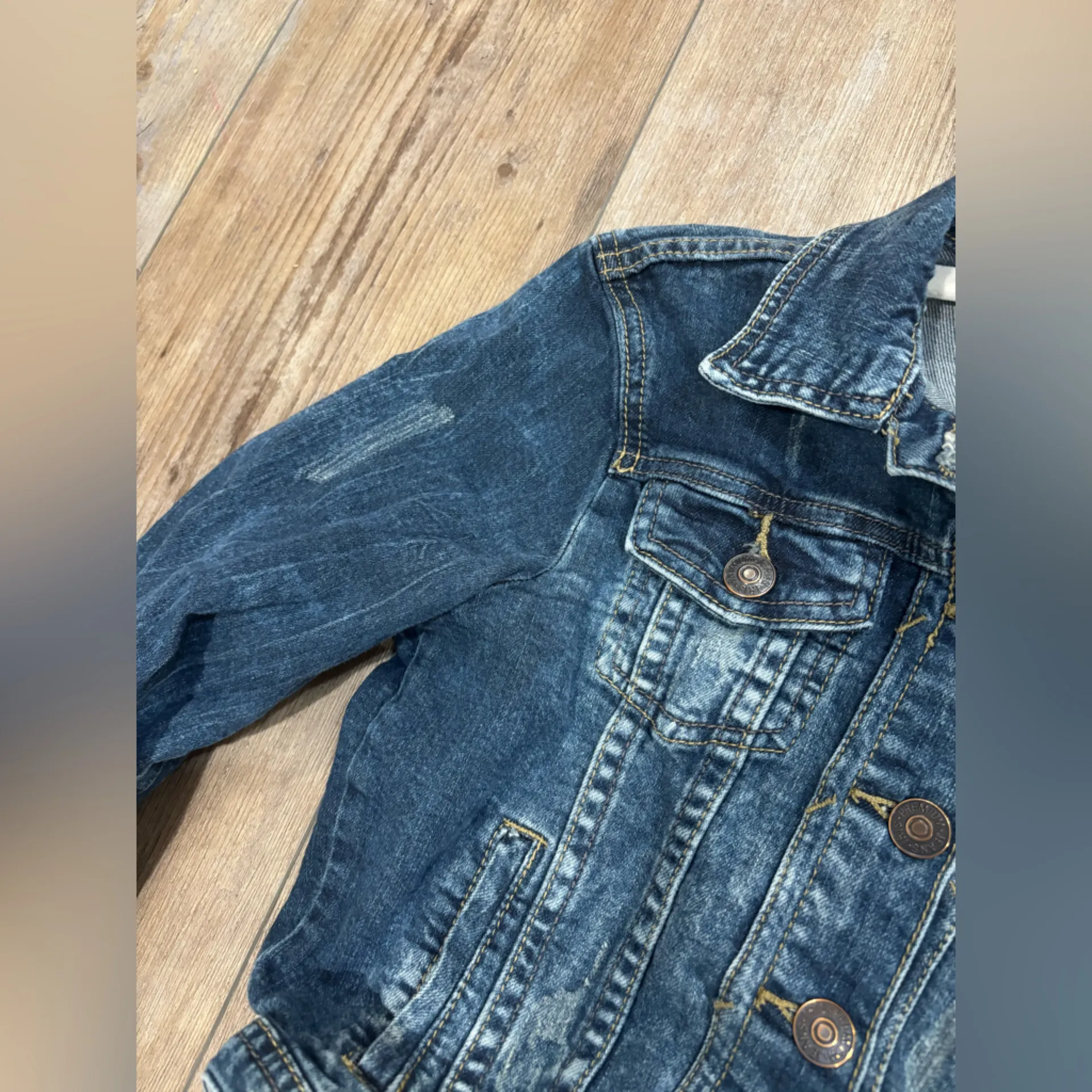 Stylish Blue Denim Jacket for Women Size Small - Image 8