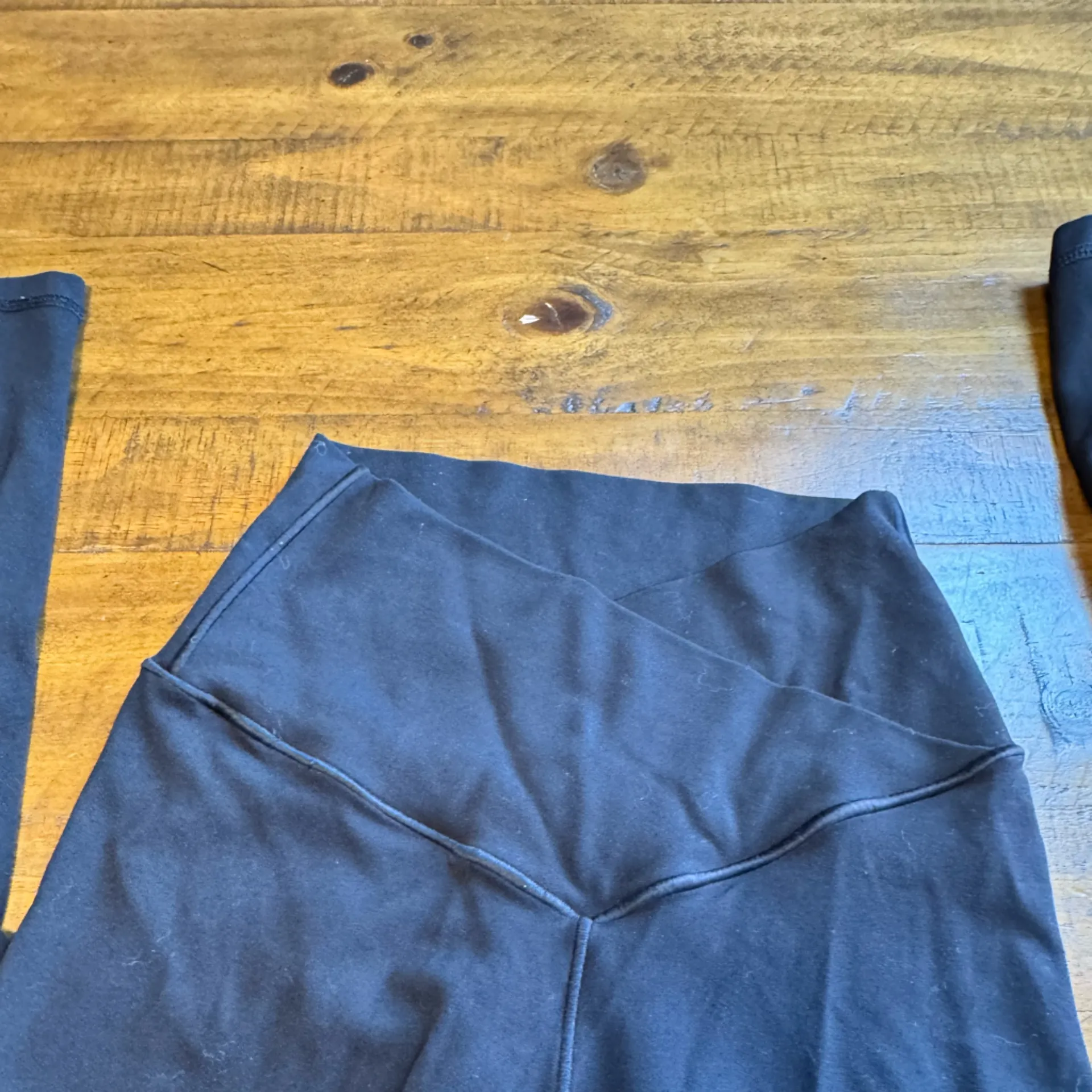 Aerie OFFLINE Real Me High Waisted Crossover Flare Leggings XS short inseam - Image 3