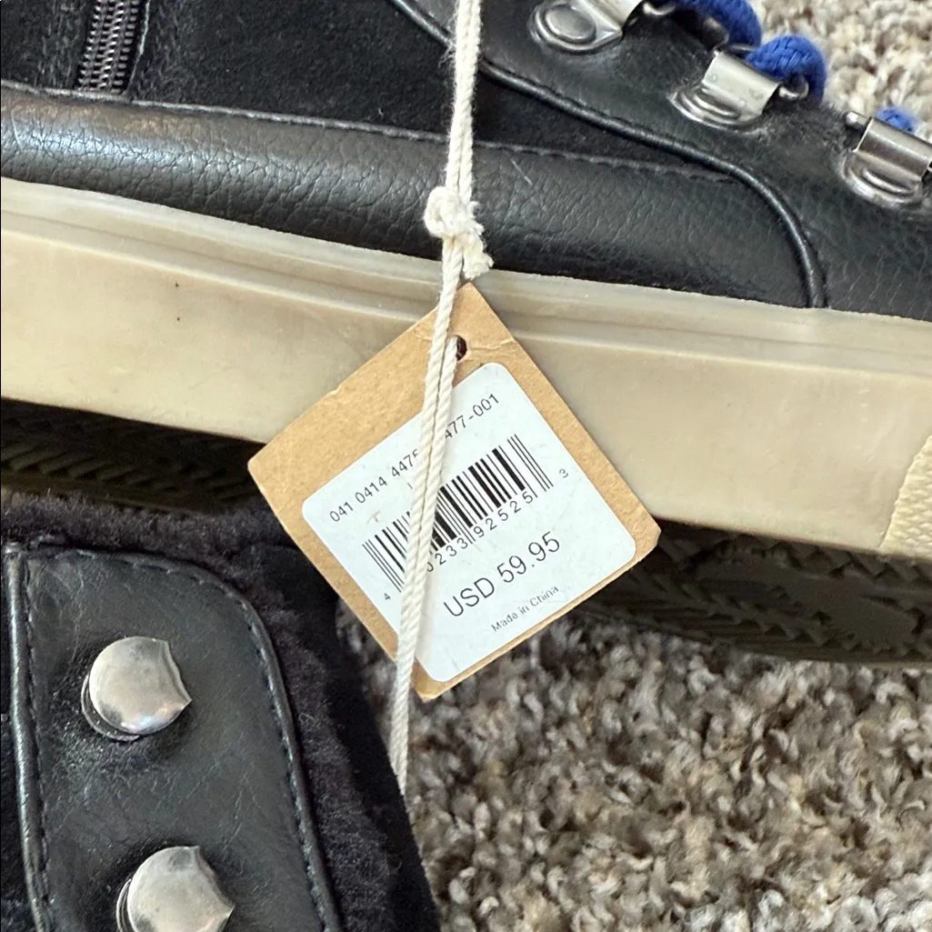 American Eagle Outfitters High Top Sneakers - Image 4