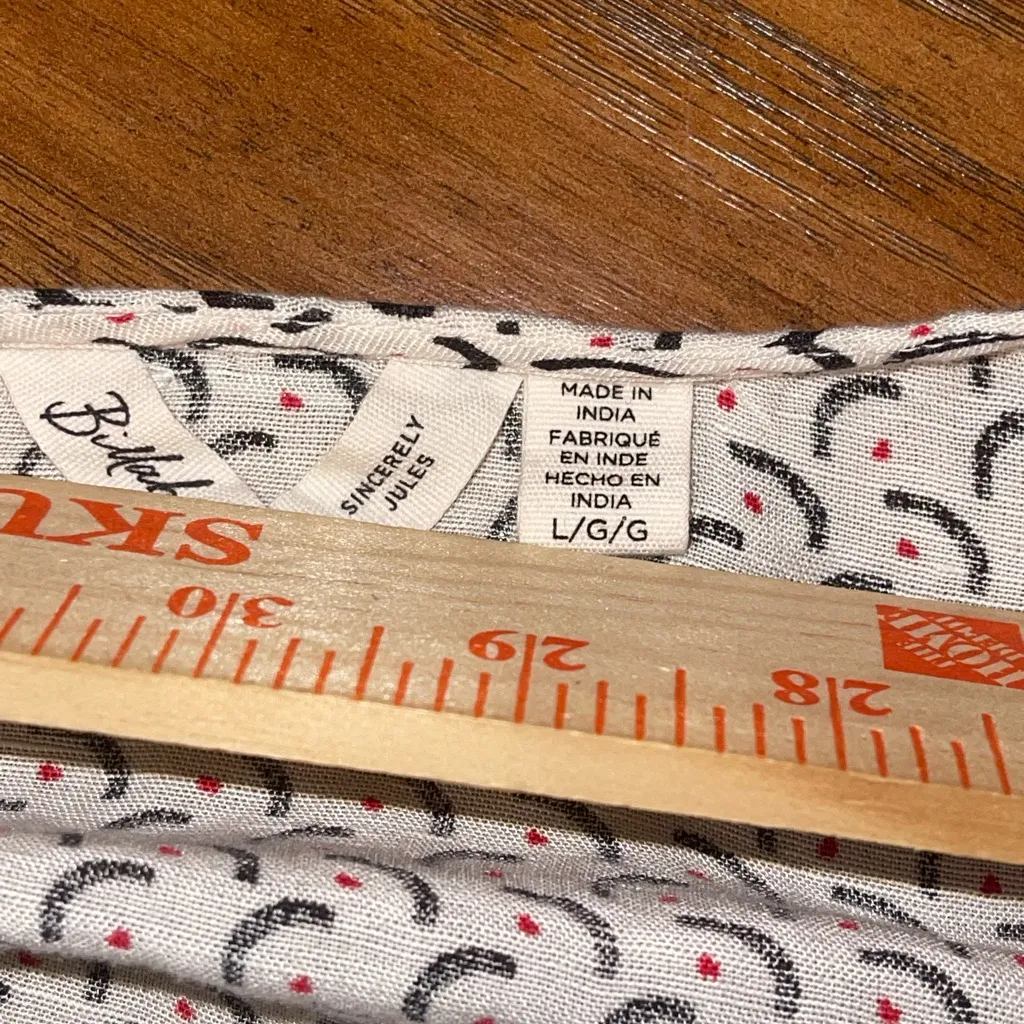 Billabong White and Black Wrap cropped Blouse top shirt woman’s size large - Image 6