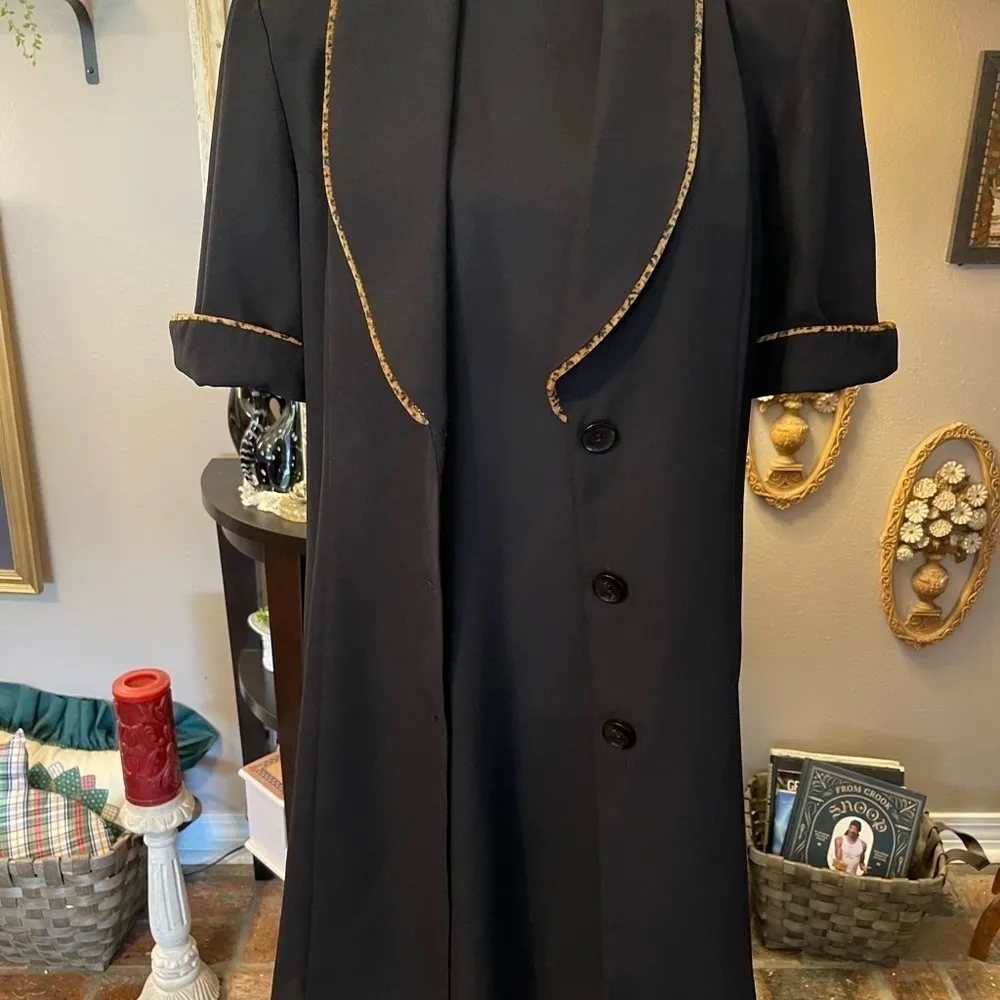 Studio C vintage two piece women’s suit black with velvet leopard trim size 8. - Image 13