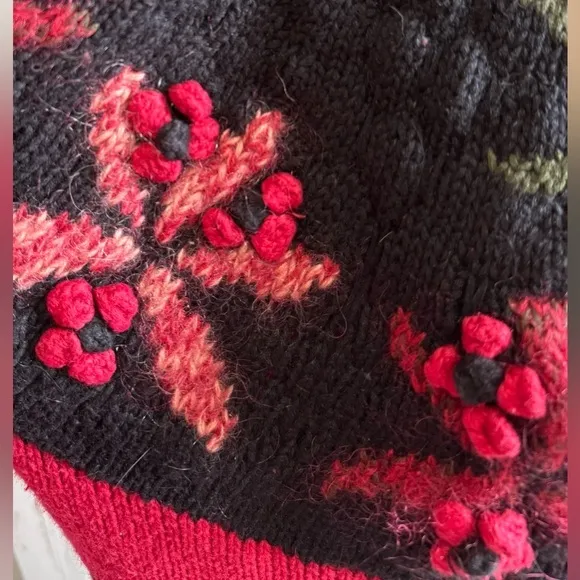 Vintage Handknit Folk 3D Floral Appliqué Cardigan sweater Unique Red Size M - Image 5