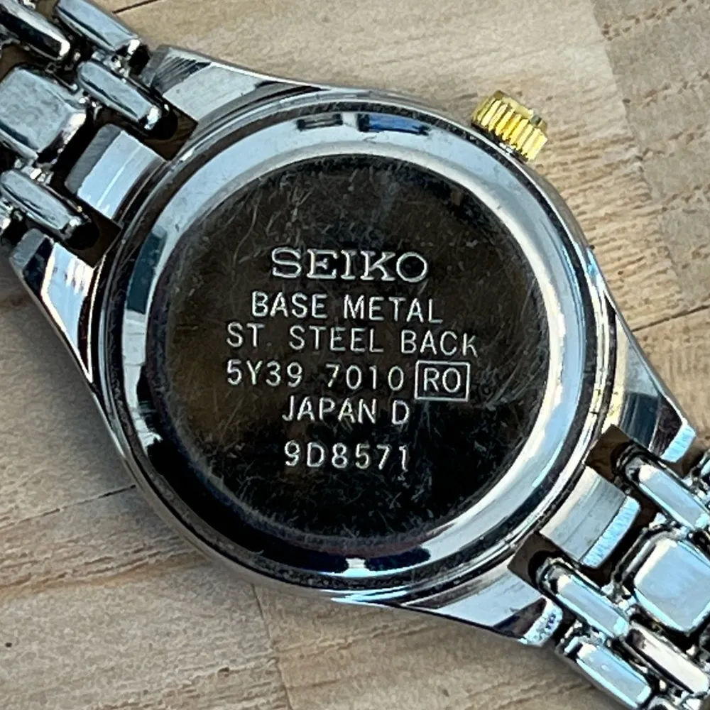 Seiko Ladies Watch Vintage Two Tone Beaded Look Bracelet Silver Round Dial - Image 8