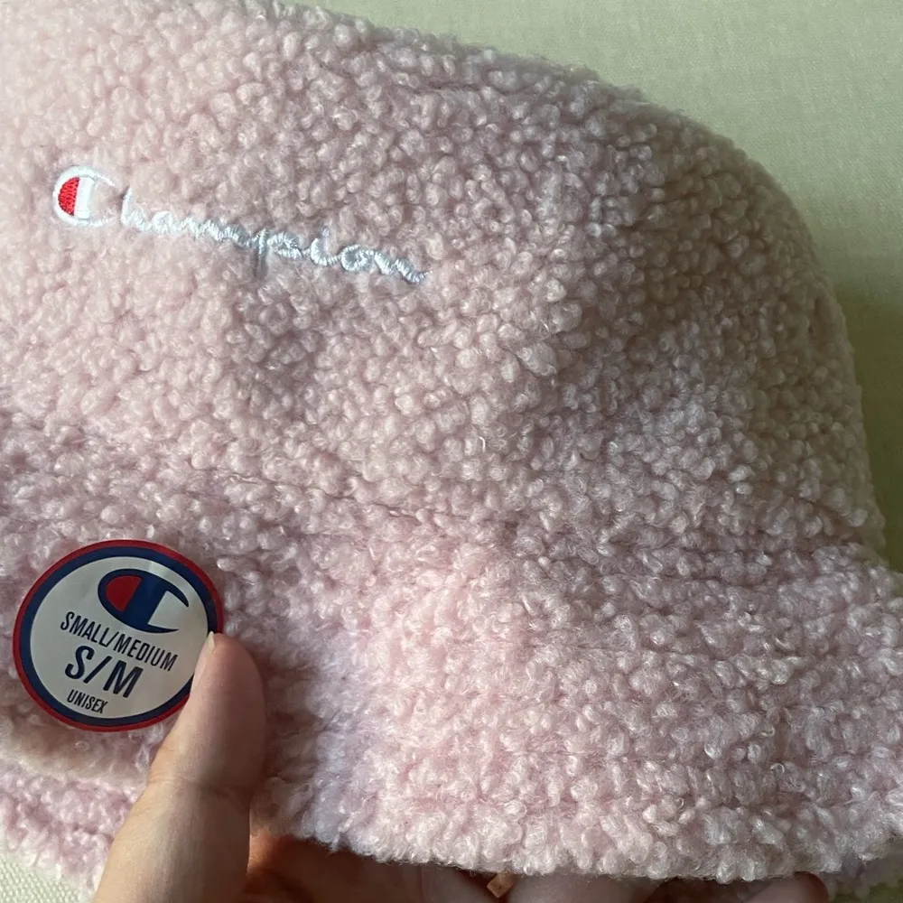 UO Exclusive Teddy Fleece Bucket Hat - Image 4