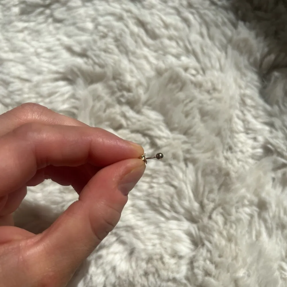 Mejuri 14k gold sphere stud (single) - Image 6