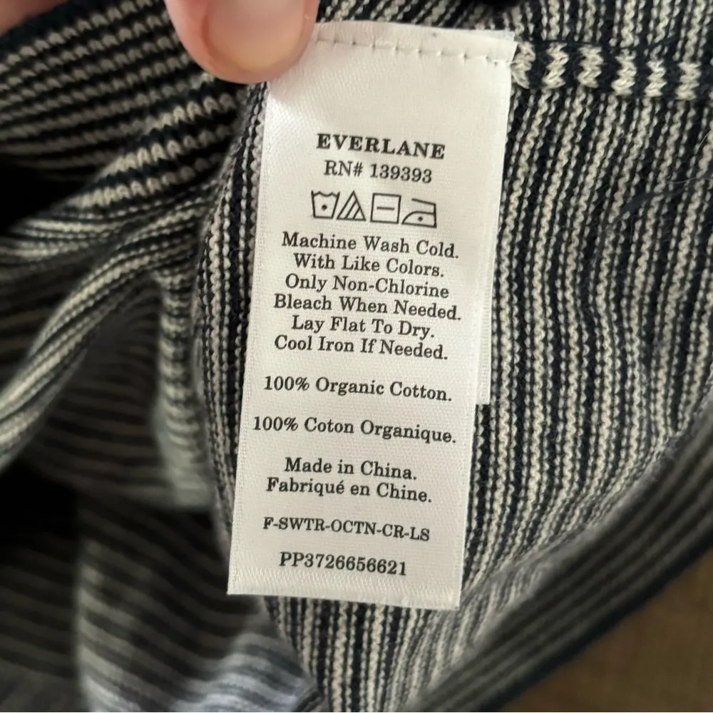 everlane black gray striped high neck long sleeve top - Image 3