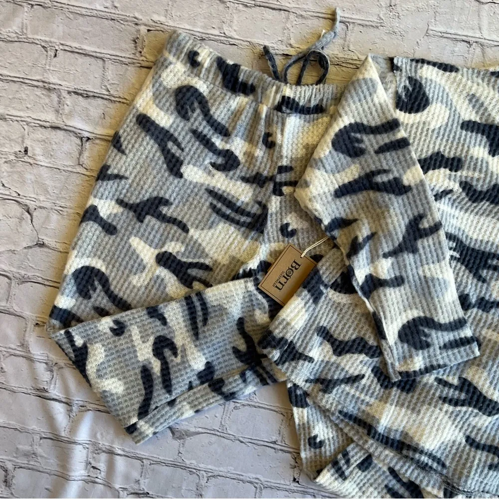 Born 2 Piece Women’s Camo Pajama Set Brand NEW W TAGS Large Blue Fleece Cozy - Image 16