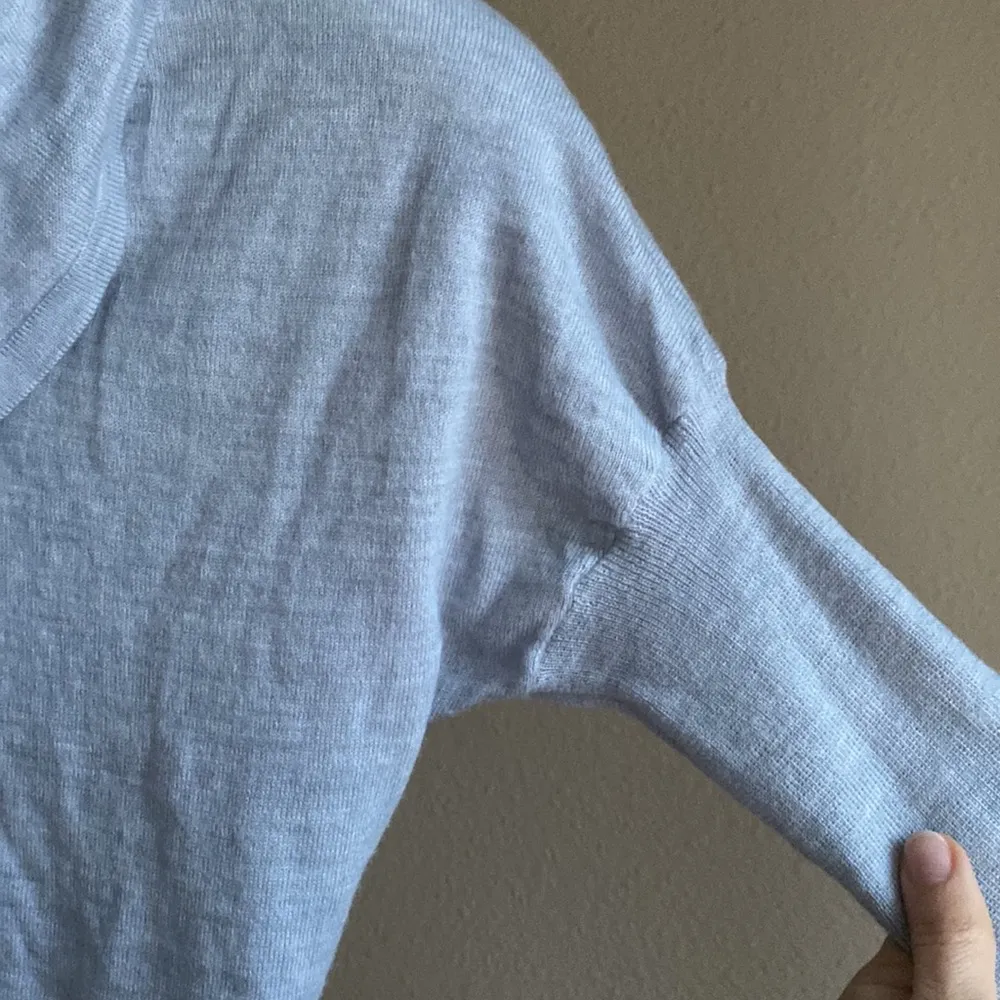 The Limited medium wool blend turtneck puff sleeve sweater powder baby blue - Image 2