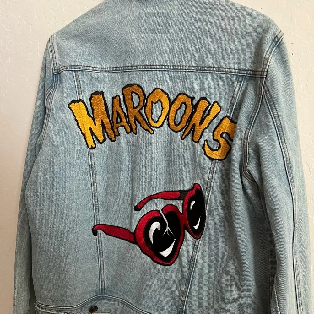 222 Maroon 5 Denim Tour Trucker Jacket Blue Size M - Image 4