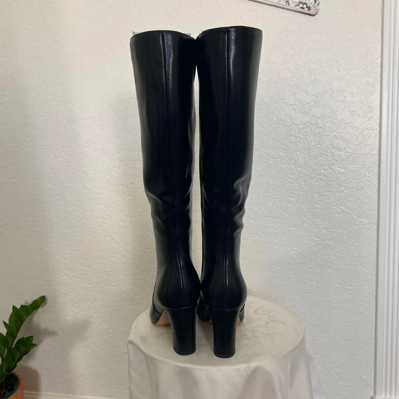 NEW 90s Style Black Faux Leather Smooth Pointy Knee High Heel Boots US 9.5 - Image 5