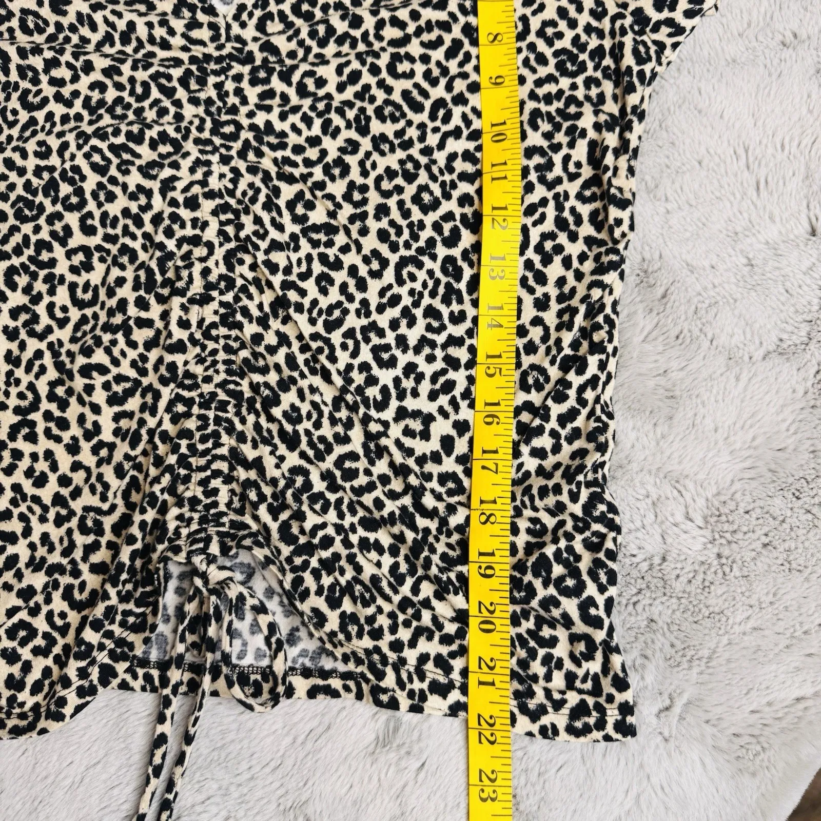 Michael Kors Animal Print Women's Top Sz L cinched Tie Front Short Sleeve V-neck - Image 14