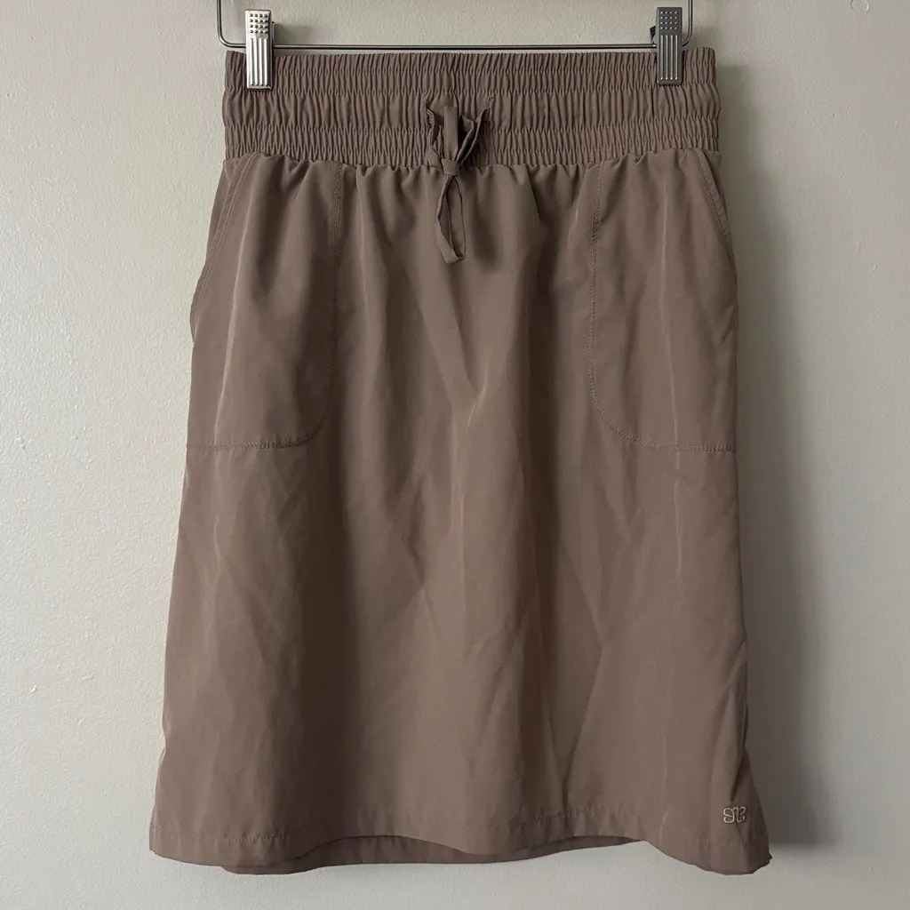 Albion M The Away Skirt in Cobblestone Taupe - Image 4