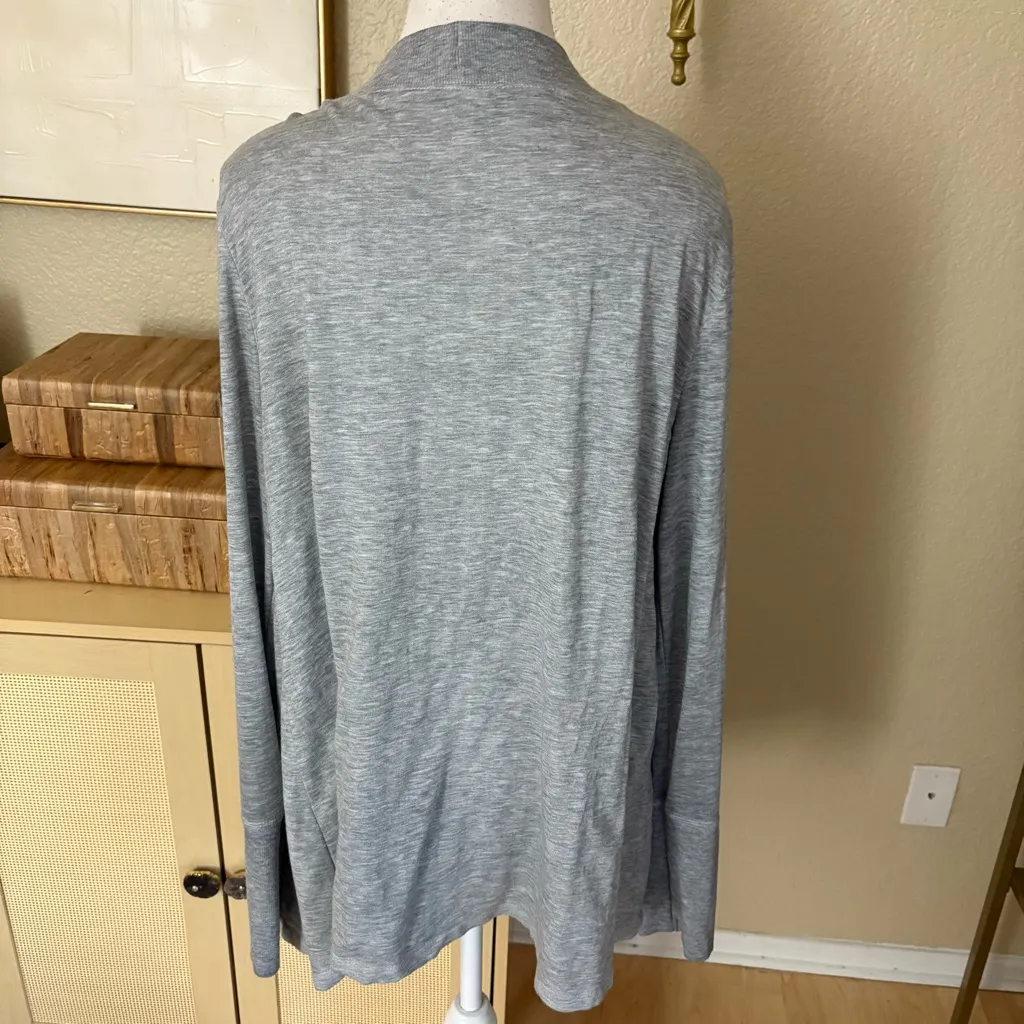 Z SUPPLY Grey Drap Wrap Cardigan Size‎ Large - Image 5