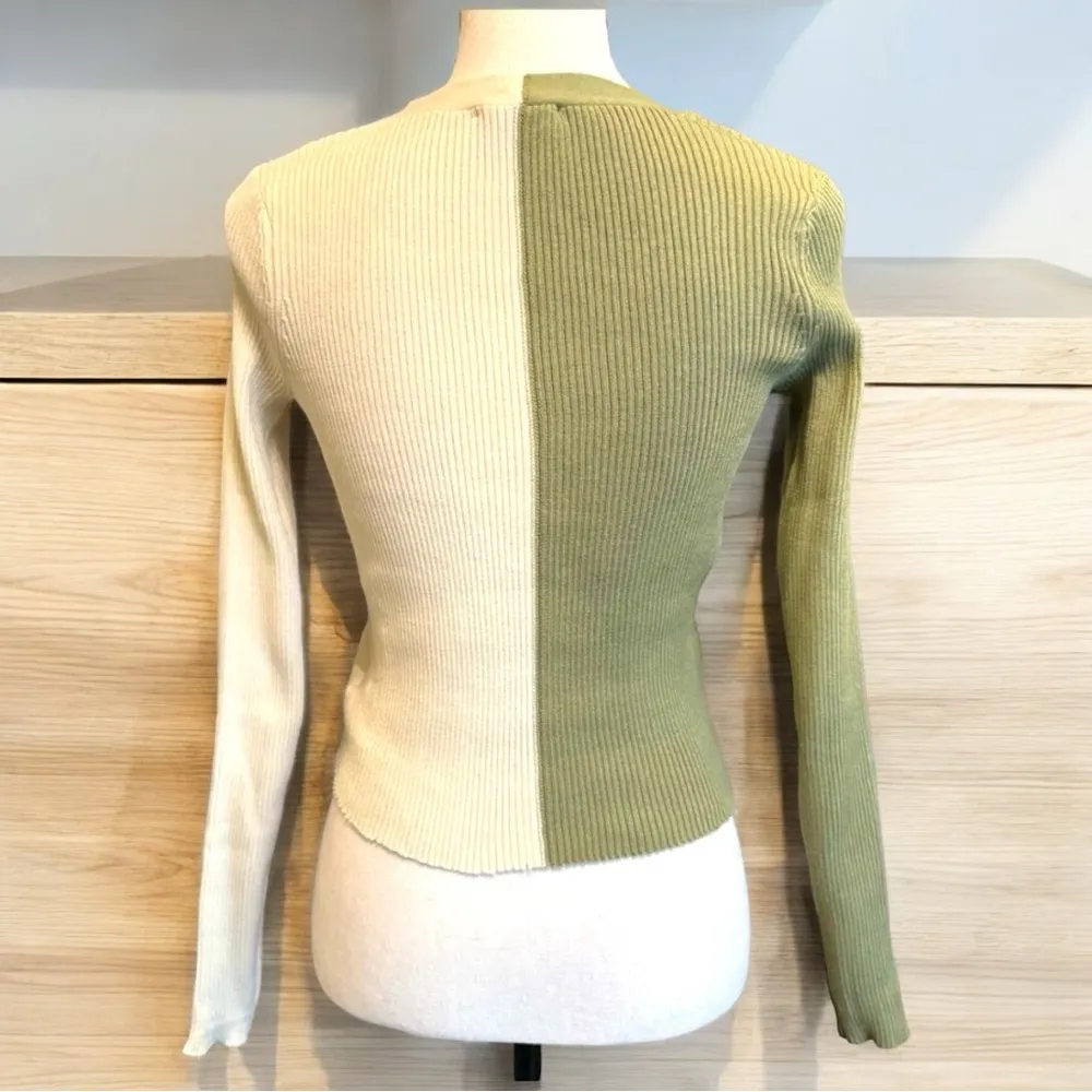 PEACH Two Tone Lightweight Olive Green & Cream Long Sleeve Cropped Sweater - Image 3