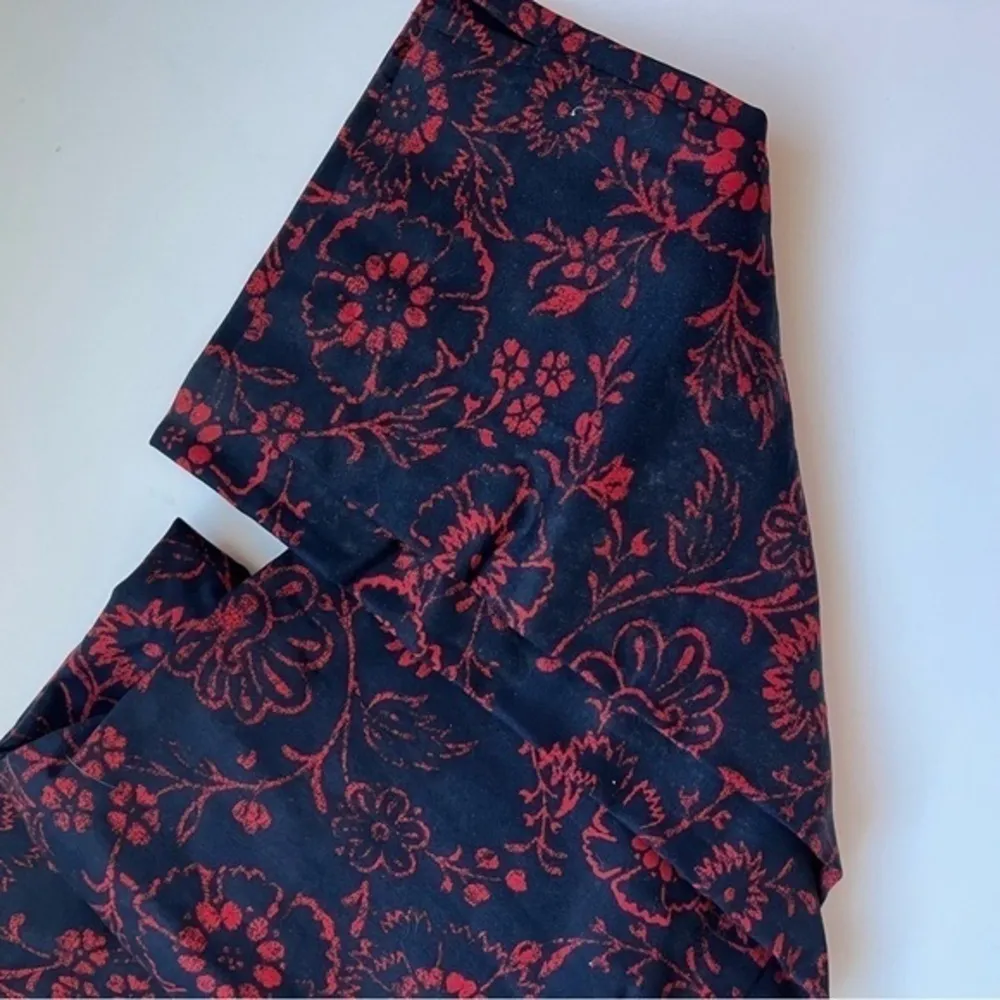 Loft • Riviera Pant Julie Crop Fit Scarlet Floral - Image 3