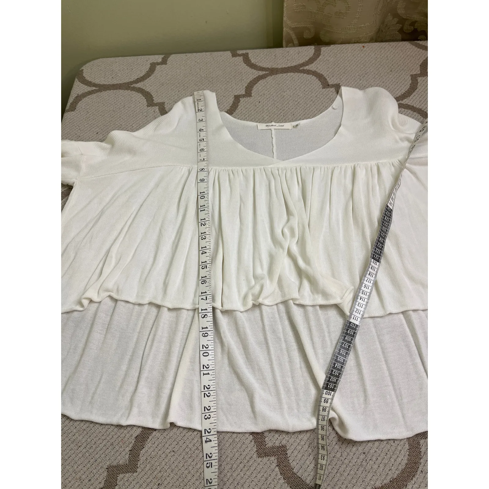 mustard seed white v-neck high low cropped flowy oversized sweater, size large - Image 7